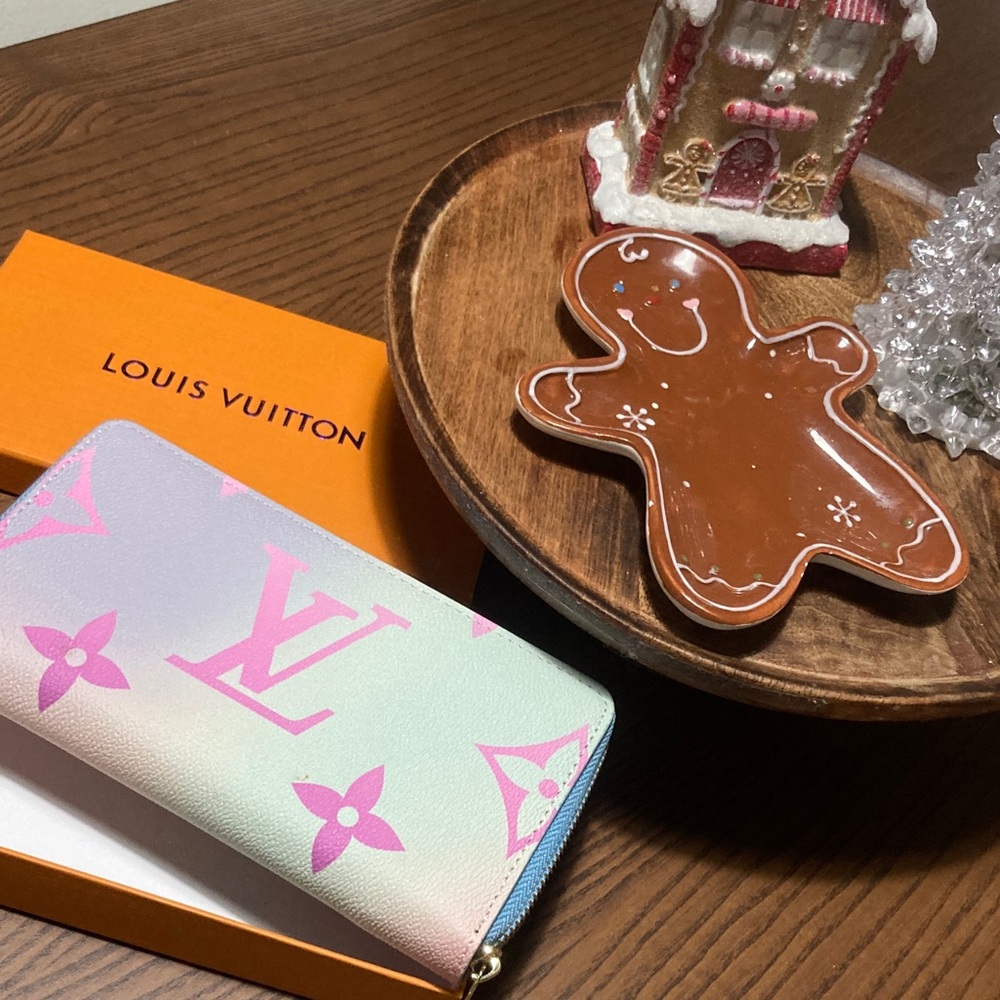 Double sided pastel wallet
